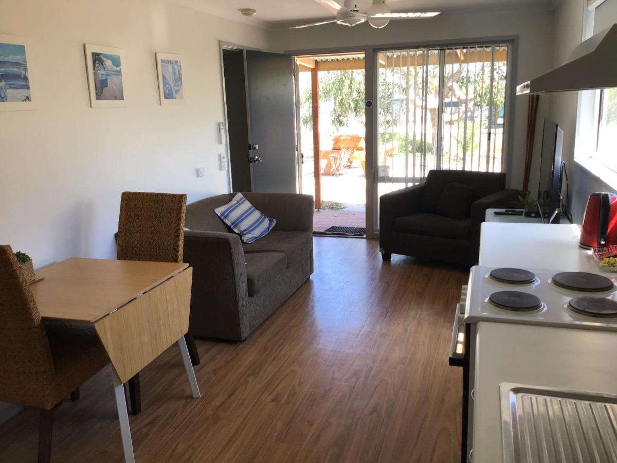 90 Mile Beachhouse&Villas Golden Beach ภายนอก รูปภาพ